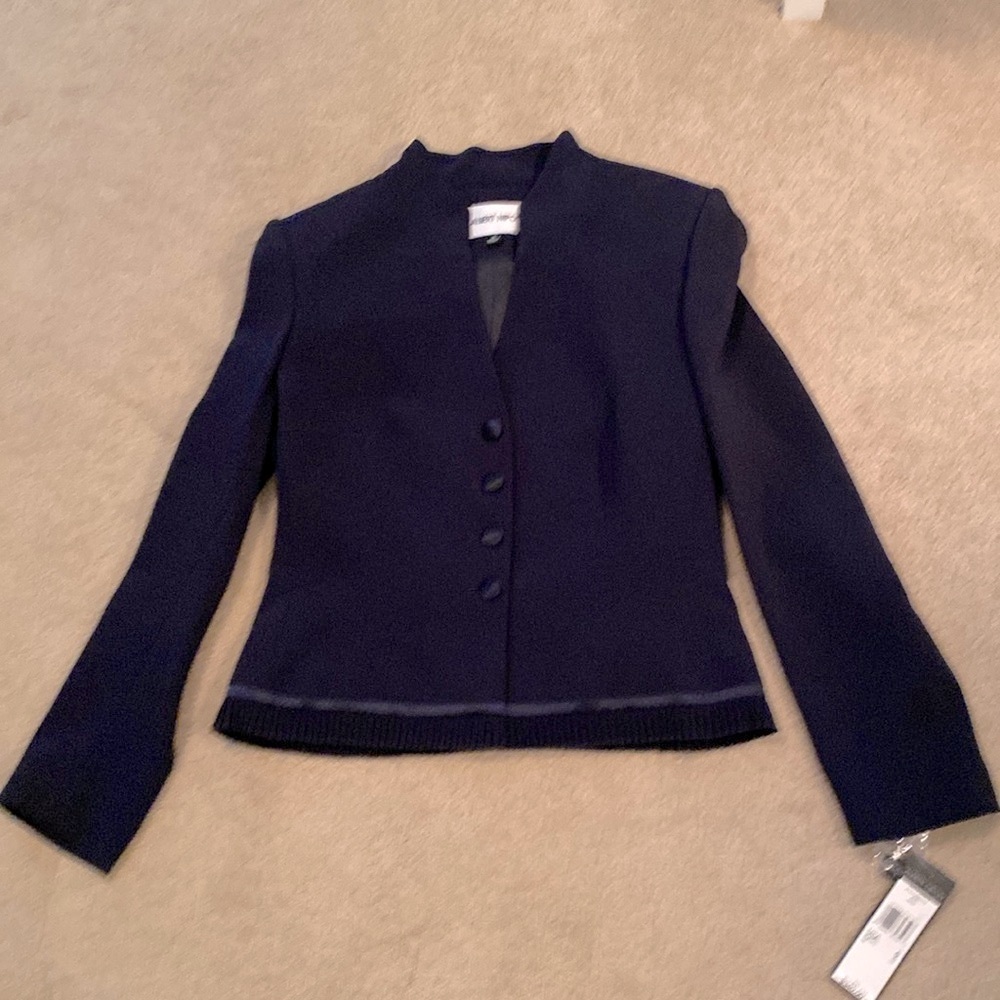 Albert Nipon navy 2 pc suit